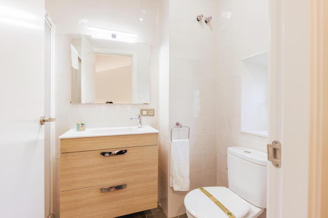 Bravissimo Mercadal Duplex, With 2 Bedrooms ชีโรนา ภายนอก รูปภาพ