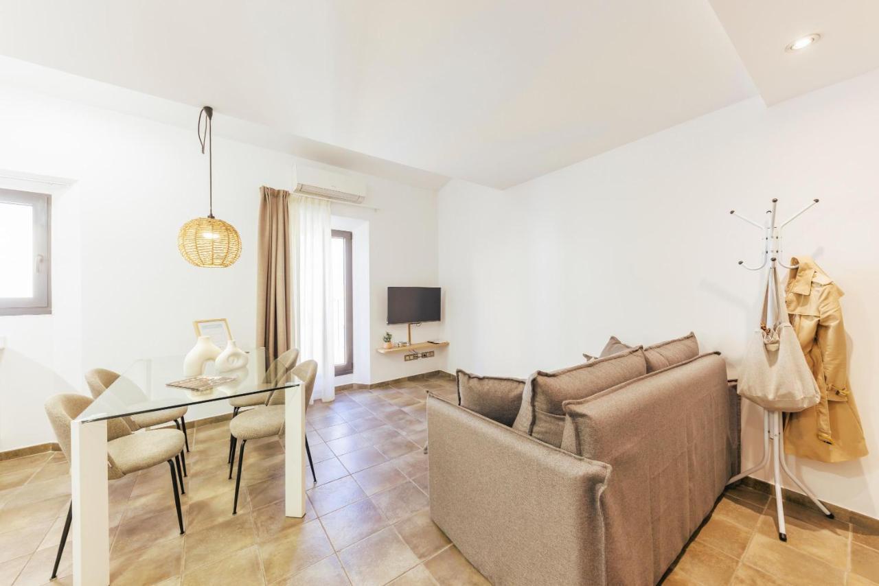 Bravissimo Mercadal Duplex, With 2 Bedrooms ชีโรนา ภายนอก รูปภาพ