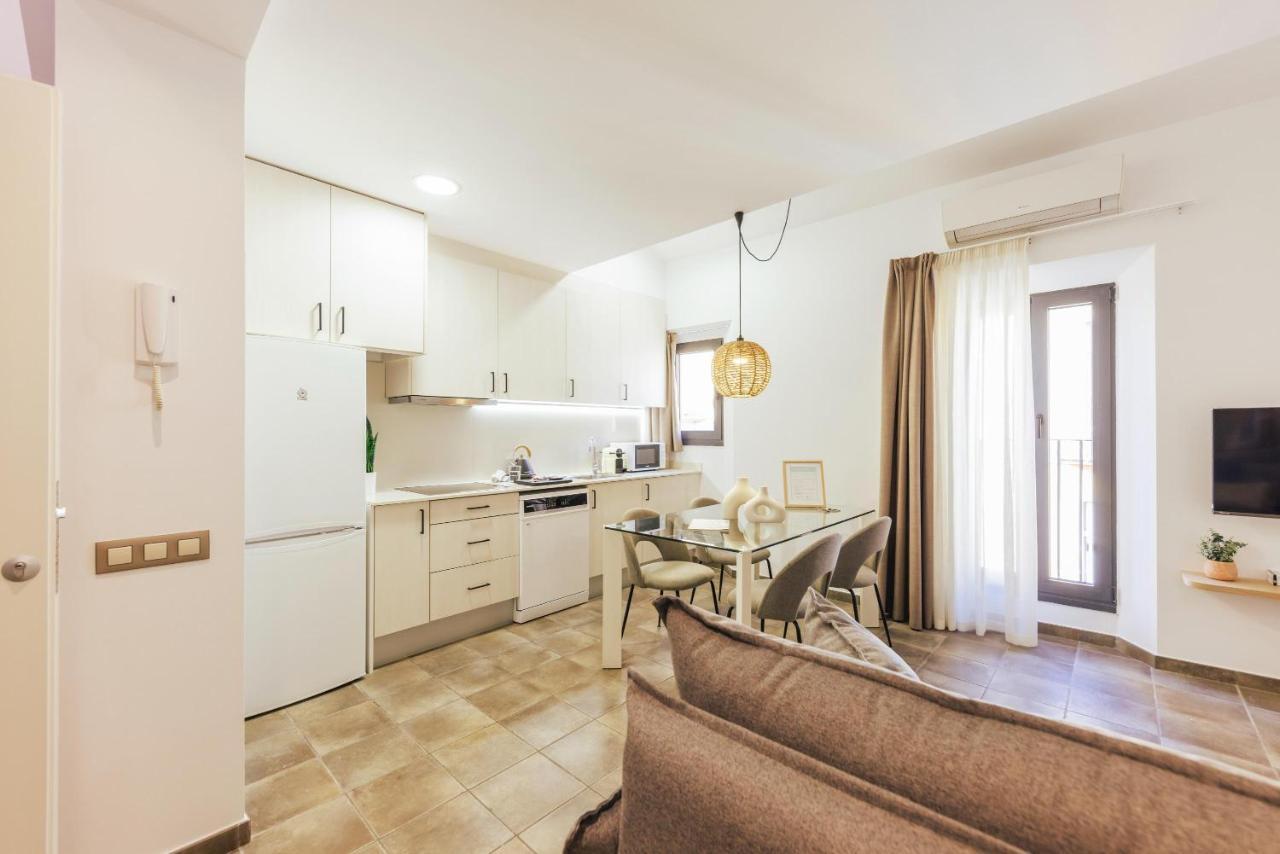 Bravissimo Mercadal Duplex, With 2 Bedrooms ชีโรนา ภายนอก รูปภาพ