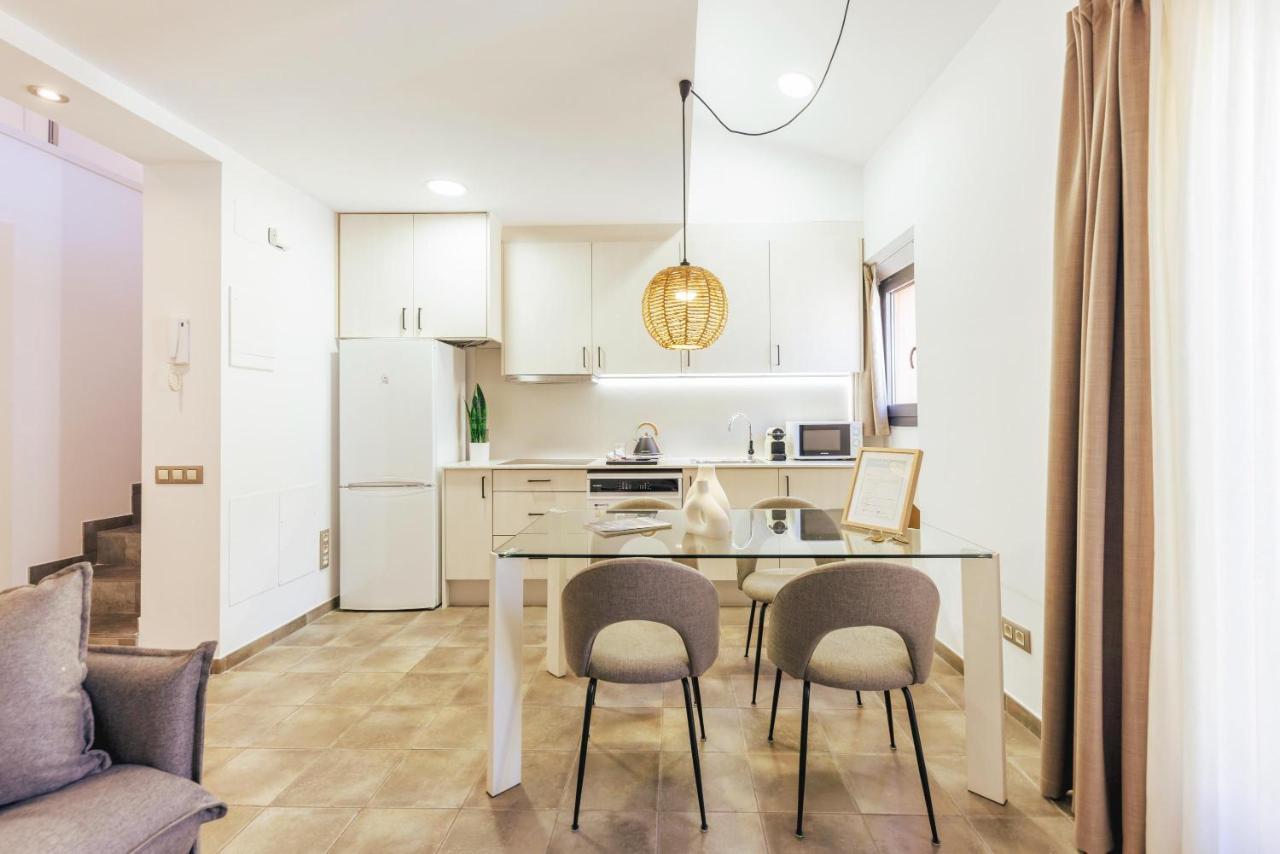 Bravissimo Mercadal Duplex, With 2 Bedrooms ชีโรนา ภายนอก รูปภาพ